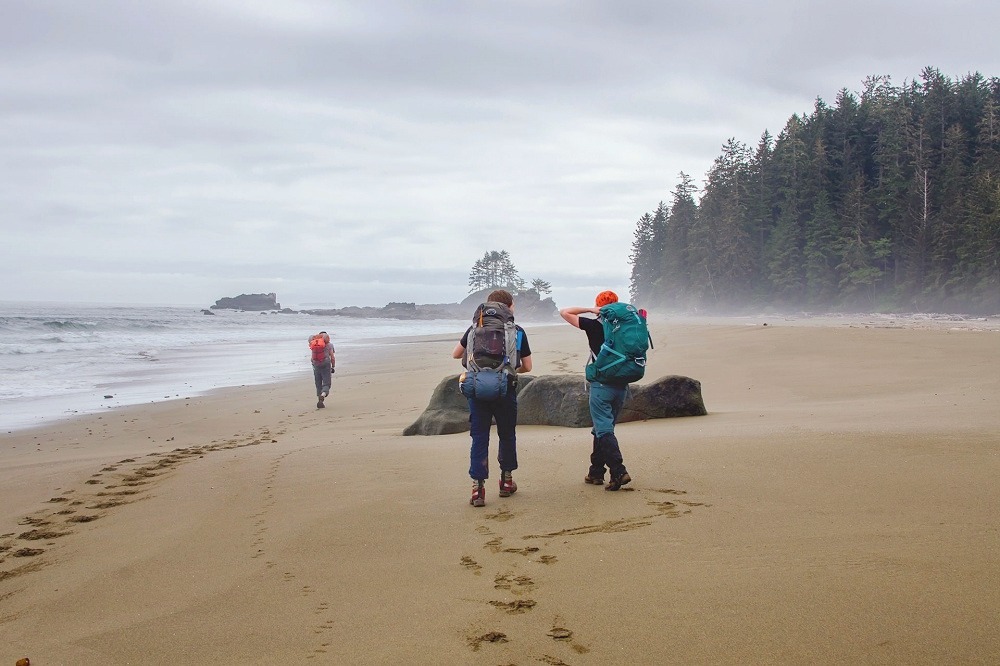 West Coast walking trail preparation - explore the bear country